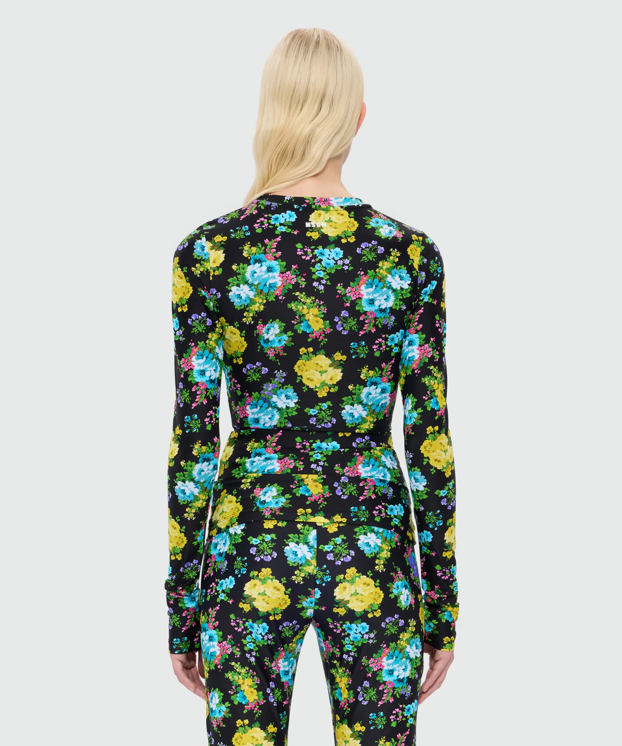 Black lycra T-shirt with floral print - Image 3